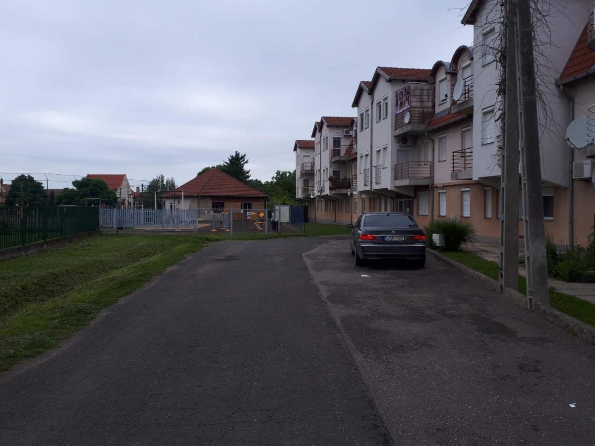 Gabrielle Apartman Гайдусобосло Екстер'єр фото